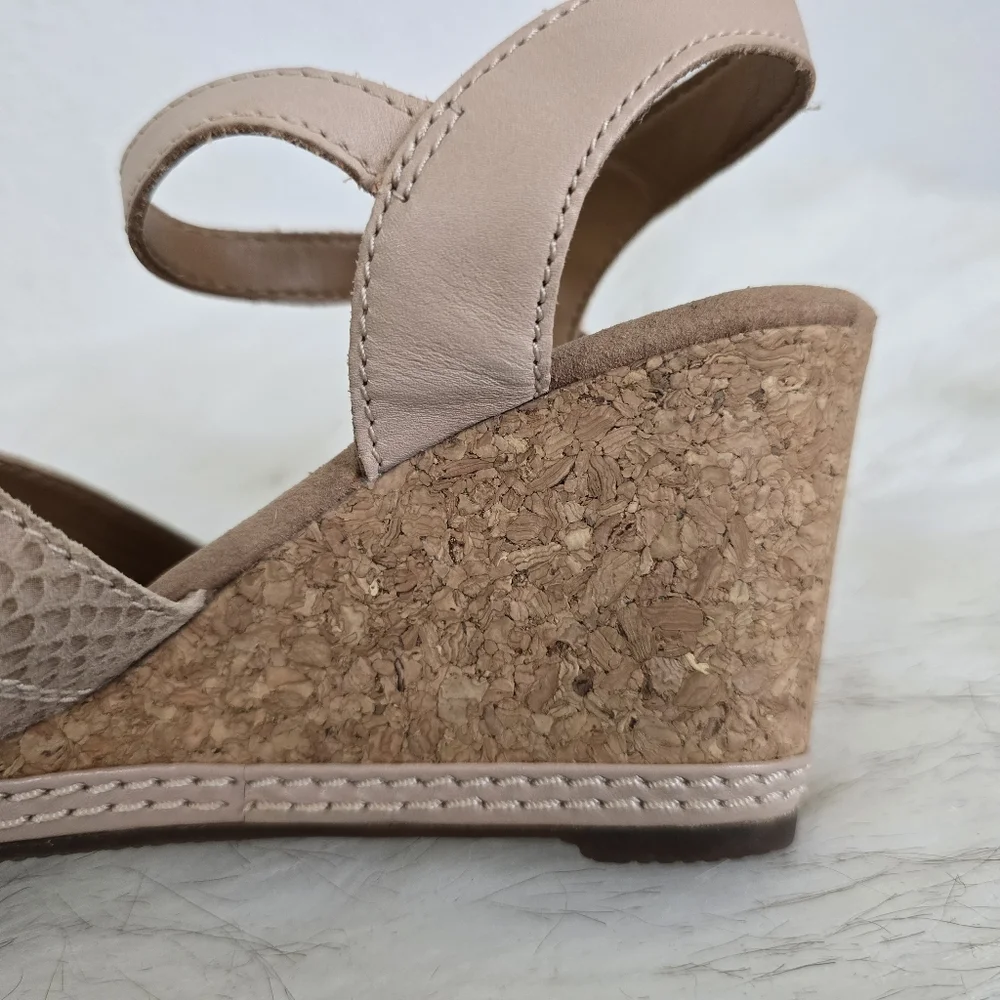 Clarks Helio Latitude Womens Nude Leather Wedge 6